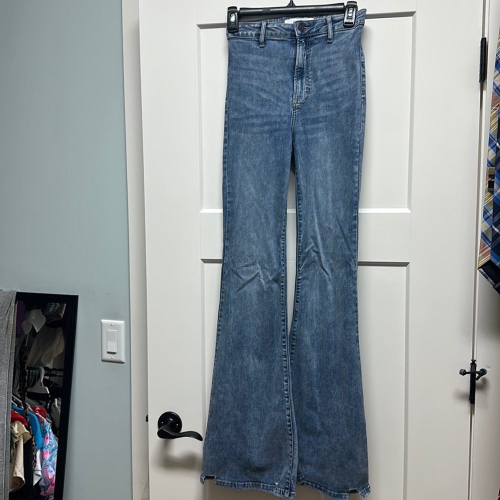 Hidden Jeans like new rough edge jeans size 26